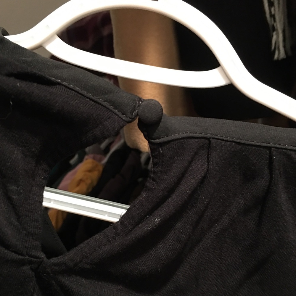 Pretty black blouse - Picture 5 of 5